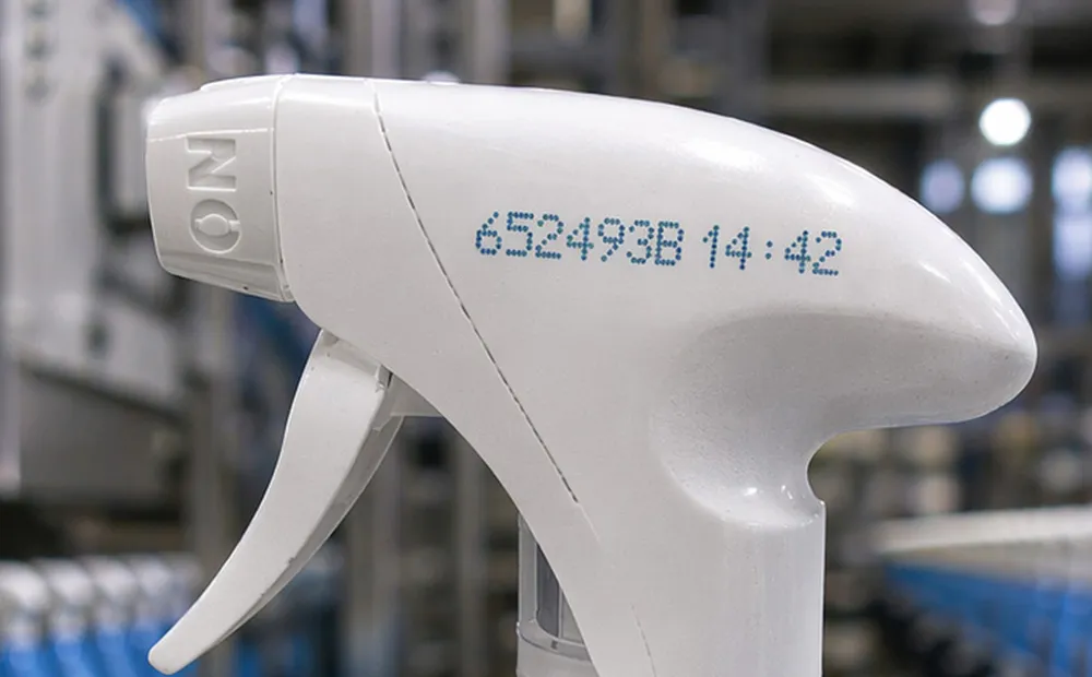 código azul de alto contraste em bico plástico branco
