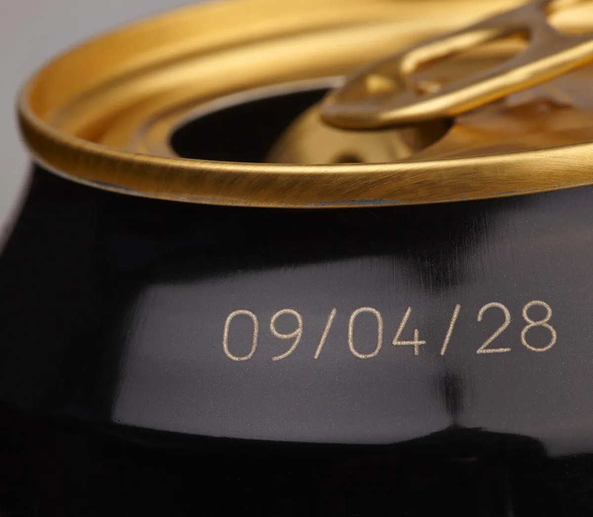 laser marking on metal aluminum can