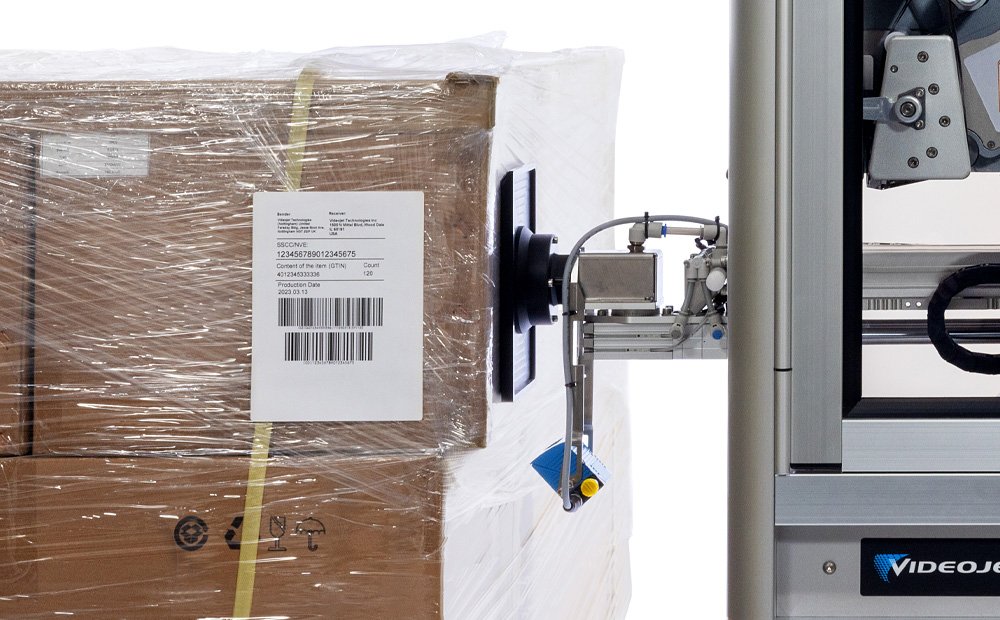 aplicacion de etiqueta en pallet